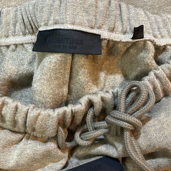 Fear of god essentials 2024 heather grey lounge sweatpants - Picture 3 of 8